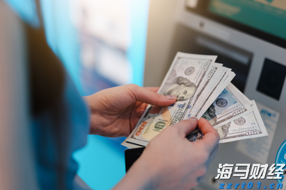 跑出经济发展加速度——访港南区委副书记、常务副区长张慧红