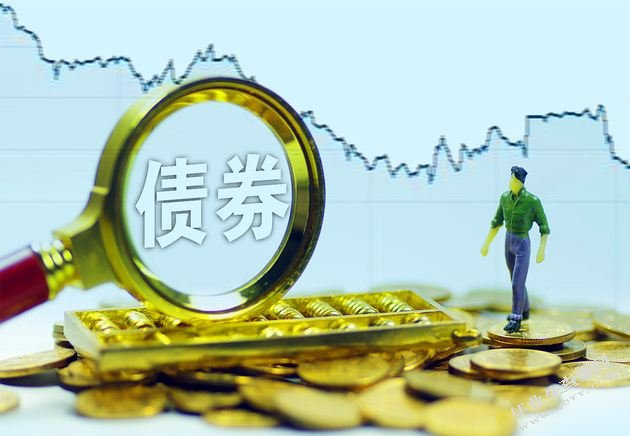 贵港交警：错峰送考护航高考生提前奔赴考点